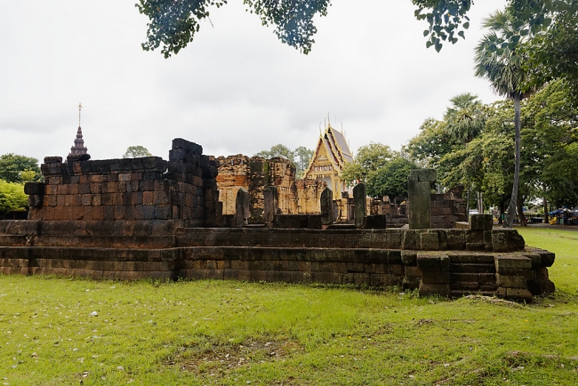 Prasat Sa Kamphaeng Yai-018
